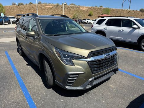 Used 2023 Subaru Ascent Premium w/ Convenience Package image 4