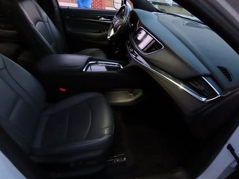 Used 2022 Buick Enclave Essence w/ Experience Buick Package image 11