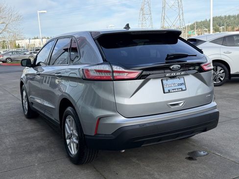 Used 2024 Ford Edge SE image 5