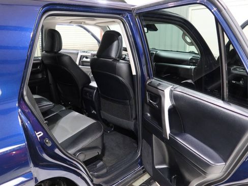 Used 2022 Toyota 4Runner SR5 Premium w/ Moonroof Package RWD image 14