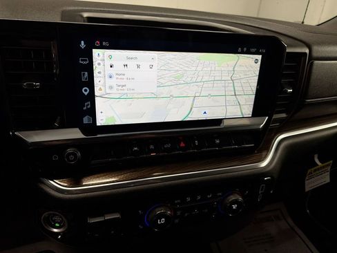 Used 2025 Chevrolet Silverado 1500 LT AWD/4WD image 18