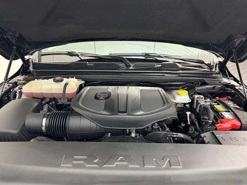 Used 2025 RAM 1500 Big Horn AWD/4WD image 33