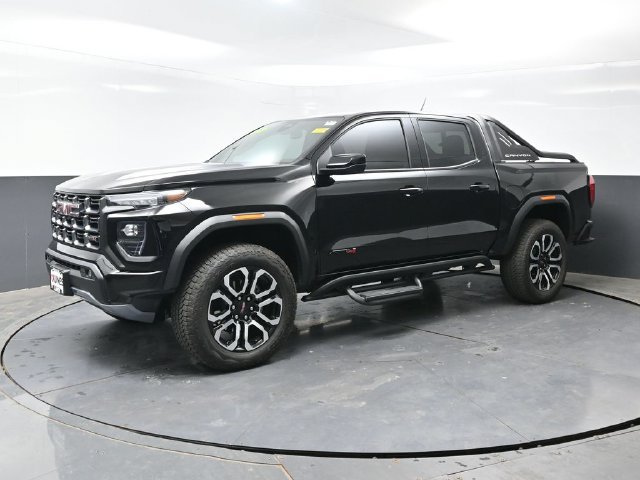 Used 2025 GMC Canyon AT4 w/ Nightfall Edition AWD/4WD image 9