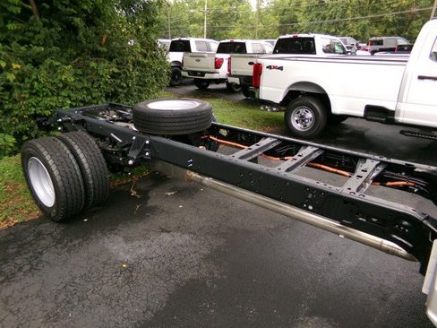 New 2026 Ford F600 4x4 Regular Cab Super Duty w/ XL Chrome Package image 5