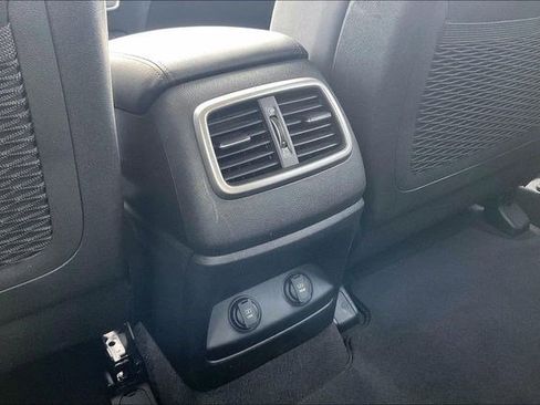 Used 2018 Kia Sorento LX image 39