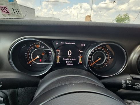 Used 2018 Jeep Wrangler Unlimited Sport S AWD/4WD image 28