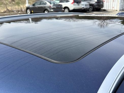 Used 2025 BMW X1 xDrive28i w/ Premium Package image 11