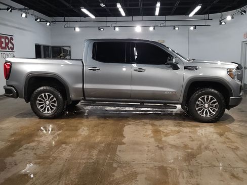 Used 2020 GMC Sierra 1500 AT4 w/ AT4 Premium Package image 8