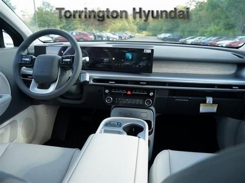 New 2026 Hyundai Ioniq 9 SEL image 9