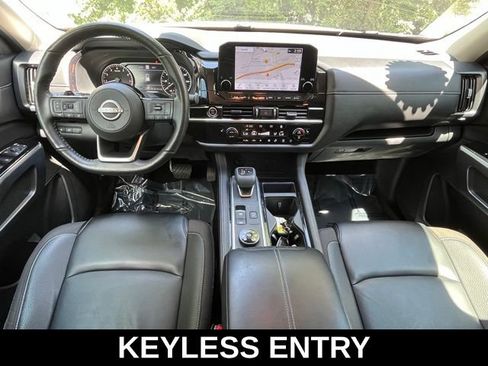 Used 2023 Nissan Pathfinder SL w/ Lighting Package (N92) AWD/4WD image 9