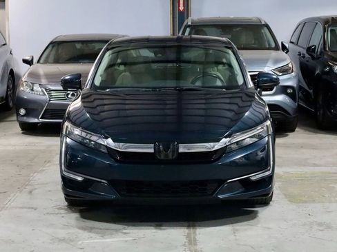 Used 2018 Honda Clarity Touring image 2