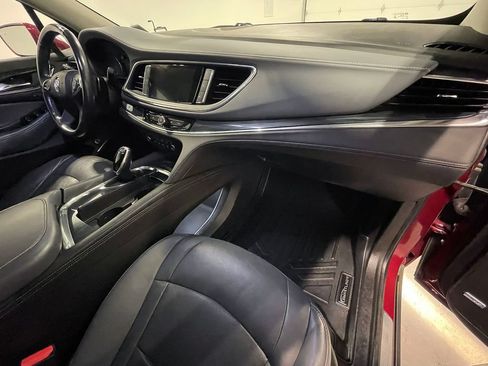 Used 2020 Buick Enclave Premium AWD/4WD image 29
