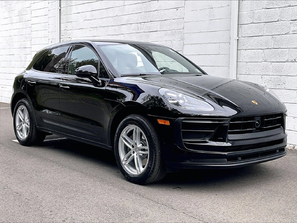 Certified 2023 Porsche Macan AWD/4WD image 7