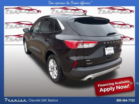 Used 2020 Ford Escape SE image 3