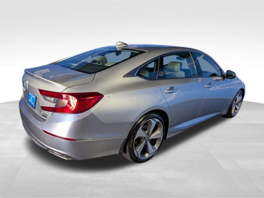 Certified 2019 Honda Accord Touring image 4