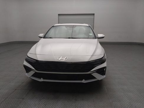 Used 2025 Hyundai Elantra SEL FWD image 15