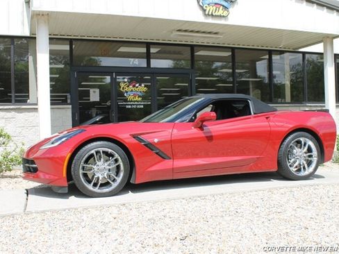Used 2014 Chevrolet Corvette Stingray Convertible w/ 3LT Preferred Equipment Group RWD image 2