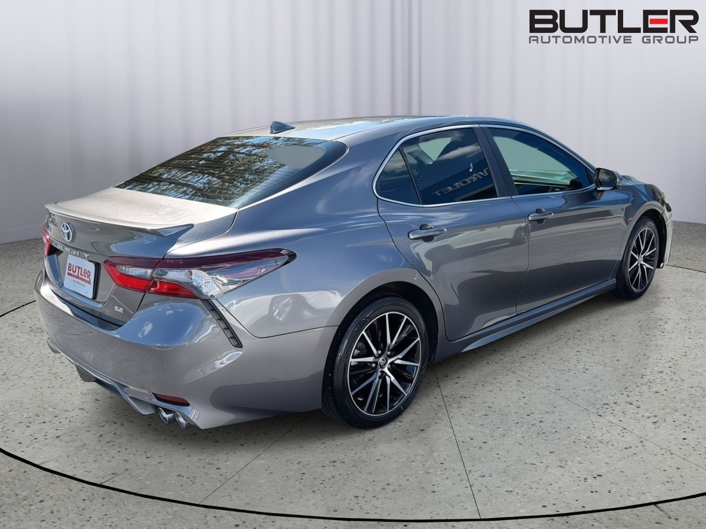 Used 2021 Toyota Camry SE FWD image 6