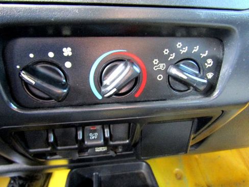 Used 2006 Jeep Wrangler X image 21