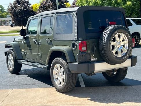 Used 2015 Jeep Wrangler Unlimited Sahara w/ Max Tow Package AWD/4WD image 11