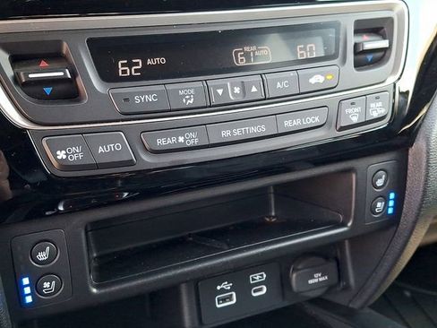 Used 2025 Honda Ridgeline Black Edition image 16