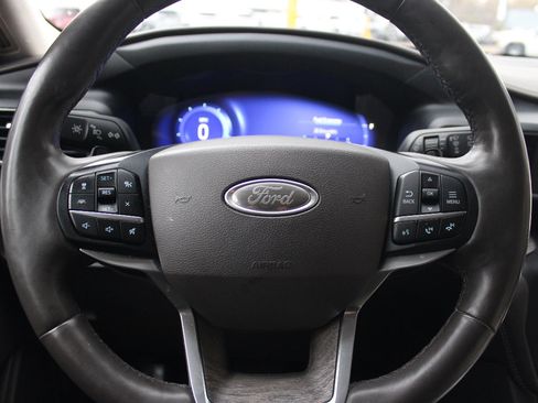 Used 2020 Ford Explorer Platinum w/ Premium Technology Package image 14