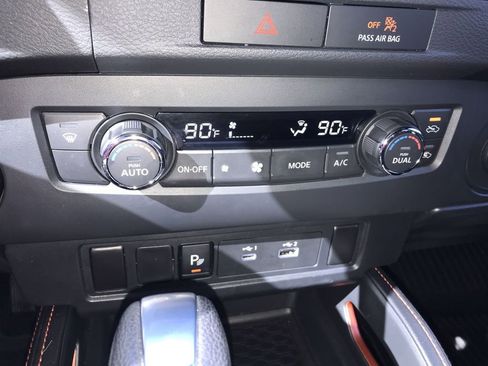 Used 2023 Nissan Frontier PRO-4X w/ Technology Package image 19