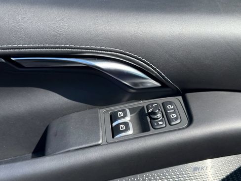 Used 2025 Lotus Emira RWD image 11