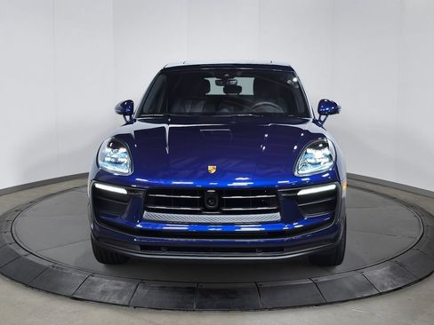 Certified 2026 Porsche Macan AWD/4WD image 10