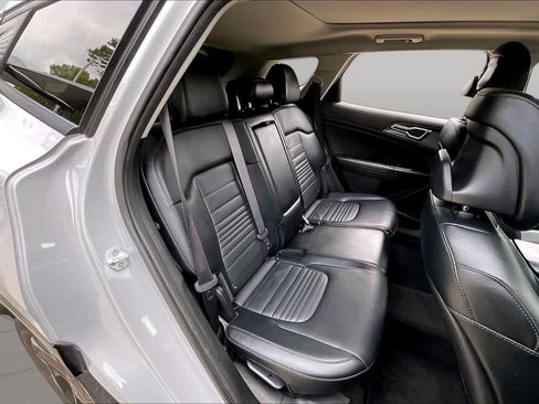 Used 2023 Kia Sportage SX FWD image 19