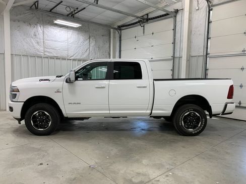 Used 2026 RAM 2500 Laramie AWD/4WD image 4