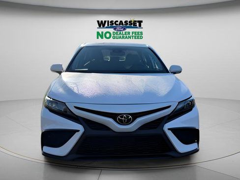 Used 2024 Toyota Camry SE w/ Convenience Package FWD image 4