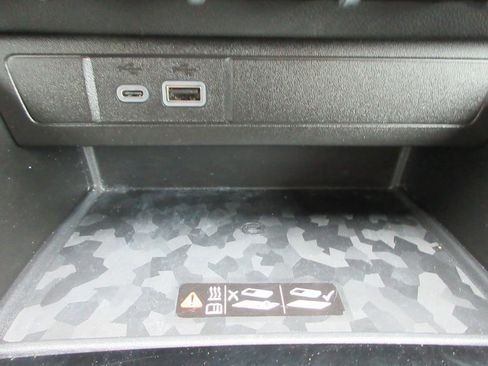 Certified 2024 Chevrolet Colorado Z71 w/ Z71 Convenience Package 2 AWD/4WD image 32