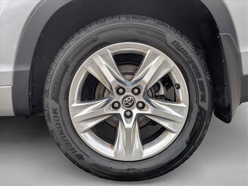 Used 2016 Toyota Highlander Limited AWD/4WD image 10