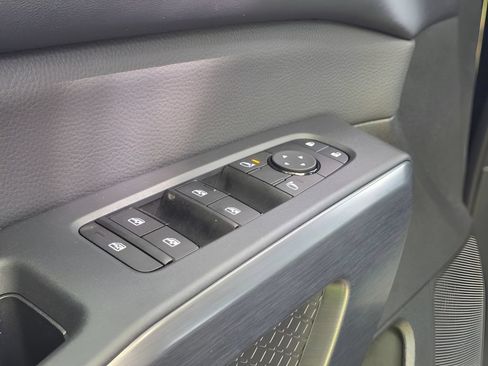 Used 2025 Nissan Pathfinder Rock Creek AWD/4WD image 18