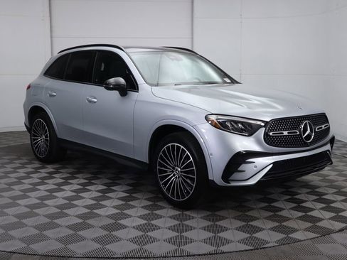 Used 2025 Mercedes-Benz GLC 300 GLC 300 image 3