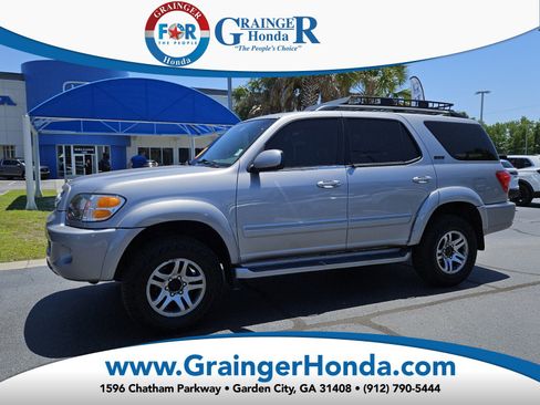 Used 2005 Toyota Sequoia SR5 AWD/4WD image 1