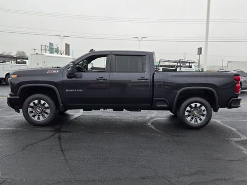 Used 2024 Chevrolet Silverado 2500 Custom w/ Custom Value Package image 6