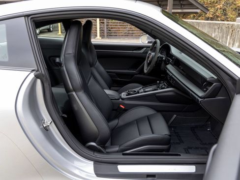 Certified 2025 Porsche 911 Carrera RWD image 47