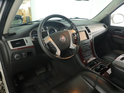 Used 2012 Cadillac Escalade EXT Premium image 24