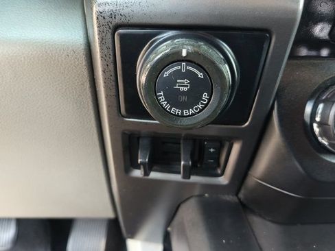 Used 2017 Ford F150 XLT w/ Equipment Group 302A Luxury AWD/4WD image 19
