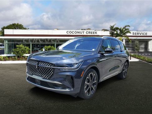 Certified 2024 Lincoln Nautilus Reserve w/ Equipment Group 203A AWD/4WD image 2