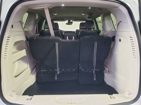 Used 2023 Chrysler Pacifica Touring-L FWD image 30