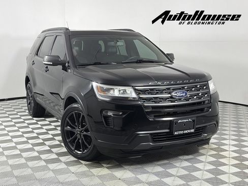 Used 2018 Ford Explorer XLT w/ XLT Appearance Package AWD/4WD image 1