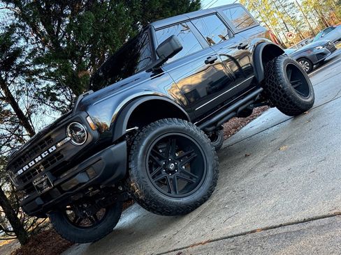 Used 2025 Ford Bronco 4-Door image 3