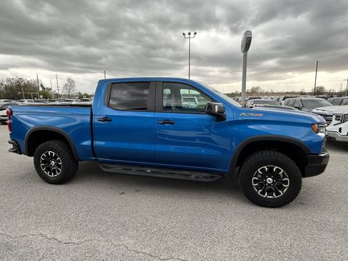 Used 2022 Chevrolet Silverado 1500 ZR2 w/ Technology Package image 3