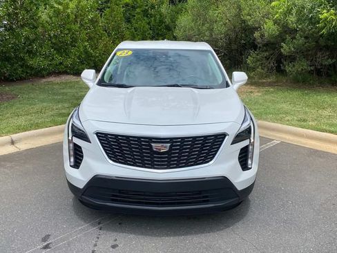 Used 2023 Cadillac XT4 Luxury FWD image 2