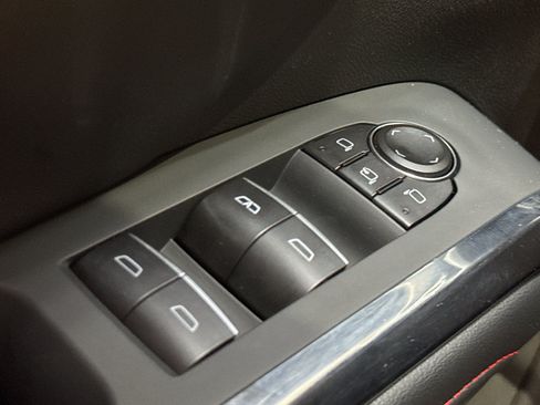 Used 2026 Chevrolet Traverse RS w/ LPO, Floor Liner Package AWD/4WD image 36