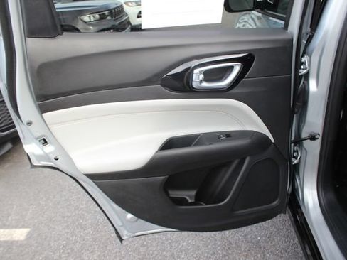 Used 2025 Jeep Compass Limited w/ Elite Group AWD/4WD image 23