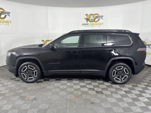 New 2026 Jeep Cherokee Laredo image 5